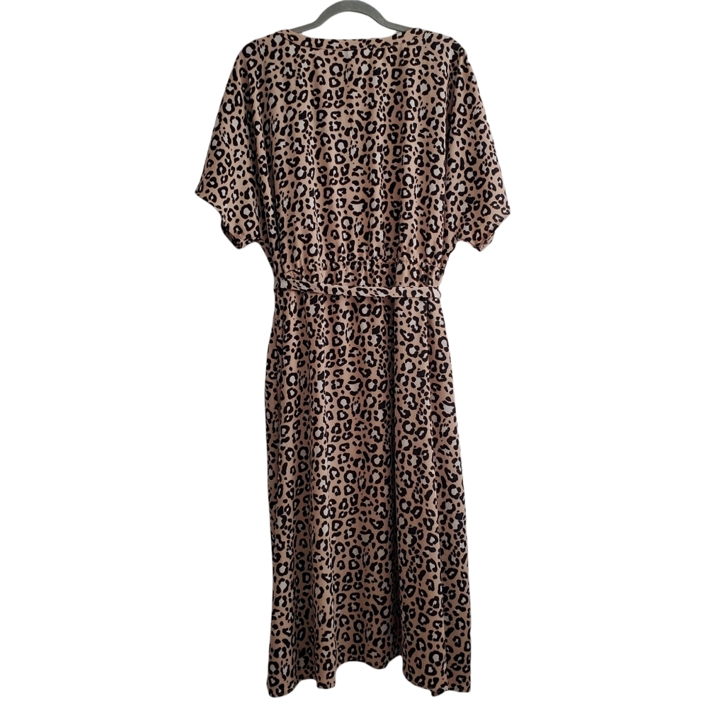 Ava & Viv Leopard Print V-Neck Button Up Midi Dre… - image 2